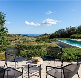 4 bedroom villa with infinity pool and sea views near Noto, Sicily, sleeps 8